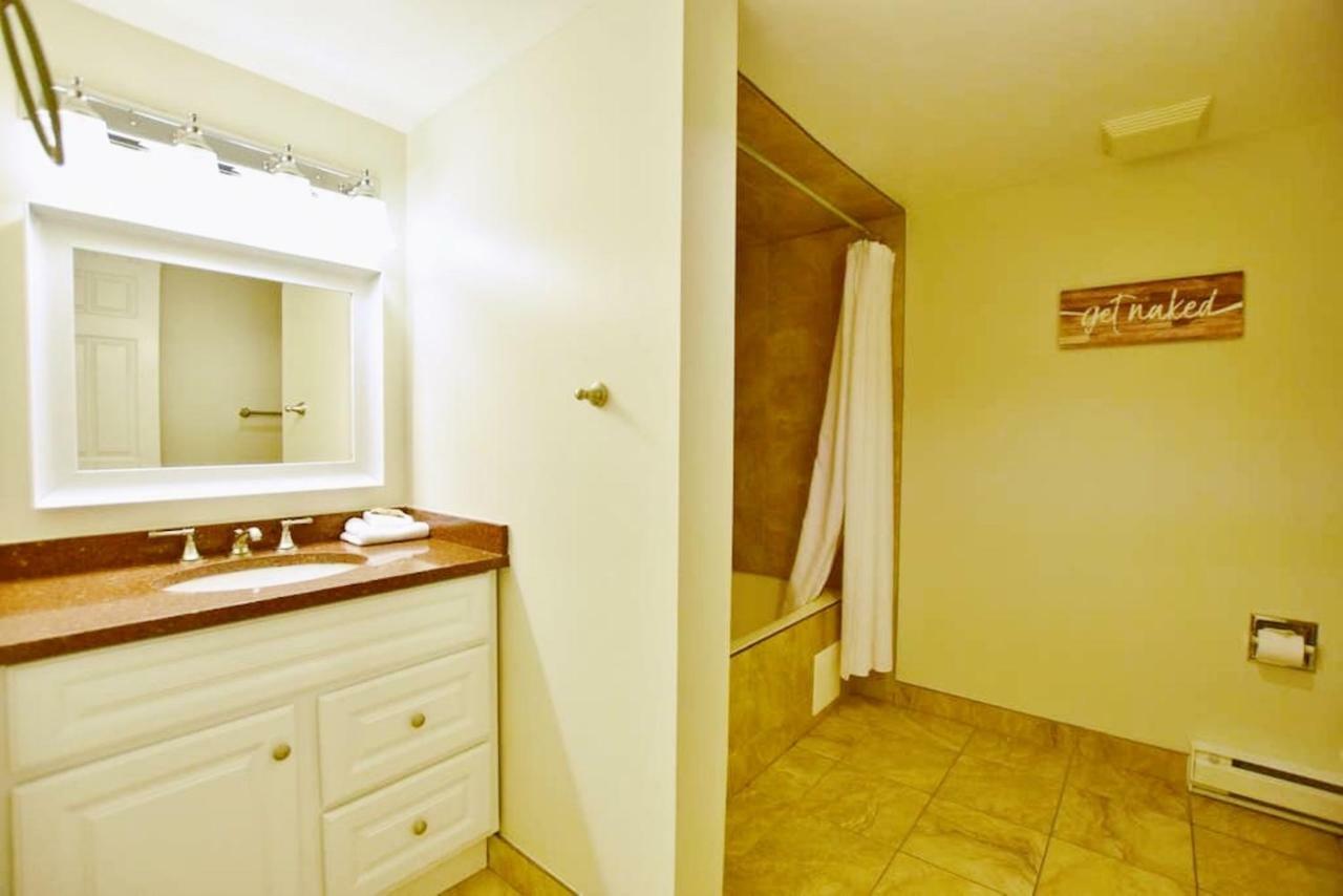 Spacious Chalet Close To The Village & Golf Блу Маунтинс Екстериор снимка